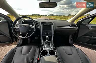 Седан Ford Fusion 2012 в 