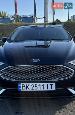Седан Ford Fusion 2018 в 