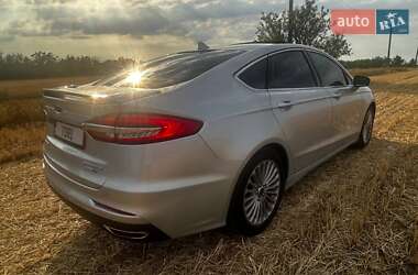 Седан Ford Fusion 2018 в 