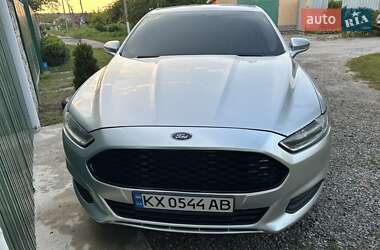 Седан Ford Fusion 2015 в 