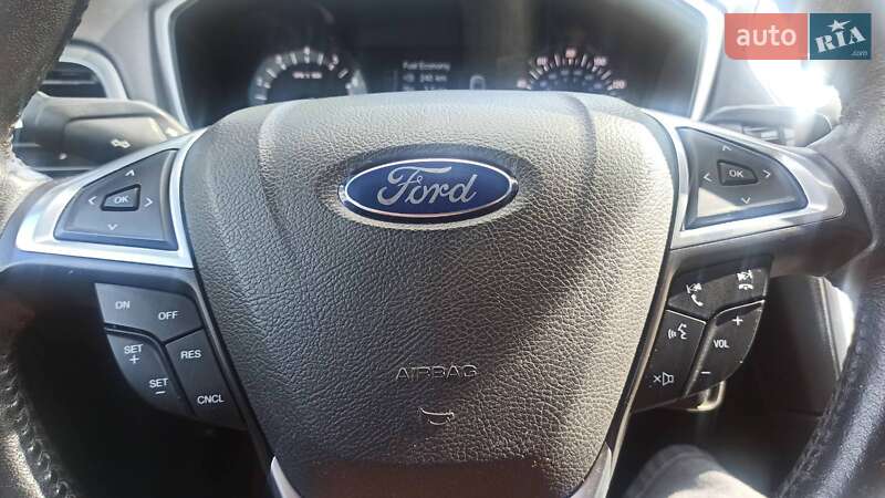 Седан Ford Fusion 2016 в Одесі