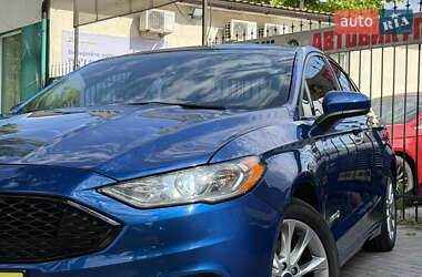 Седан Ford Fusion 2016 в 