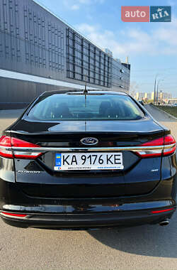 Седан Ford Fusion 2017 в 