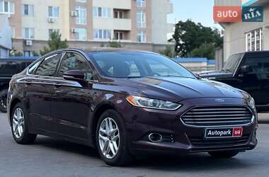 Седан Ford Fusion 2013 в 