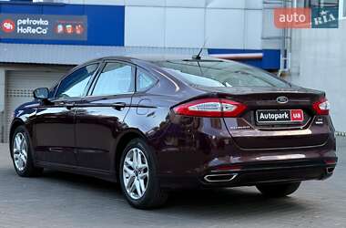 Седан Ford Fusion 2013 в 