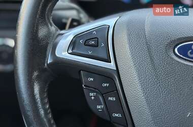 Седан Ford Fusion 2013 в 
