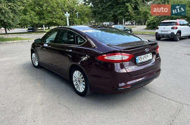 Седан Ford Fusion 2013 в 