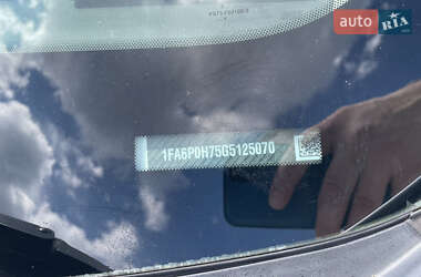 Седан Ford Fusion 2015 в 