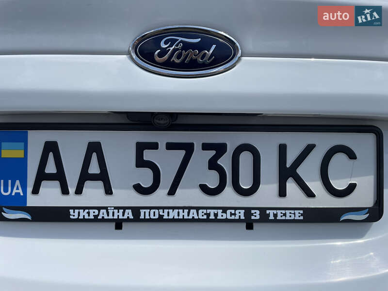 Седан Ford Fusion 2015 в Києві