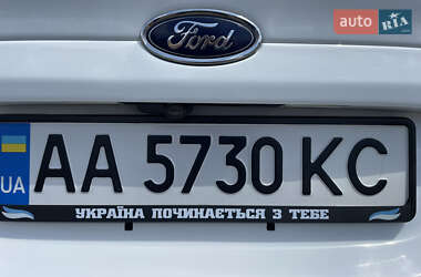 Седан Ford Fusion 2015 в 