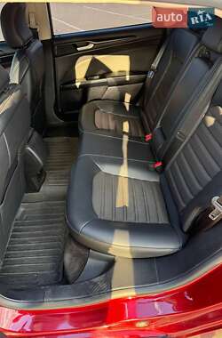 Седан Ford Fusion 2018 в 