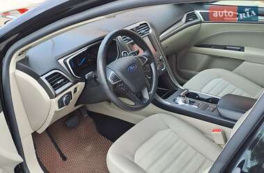 Седан Ford Fusion 2019 в 