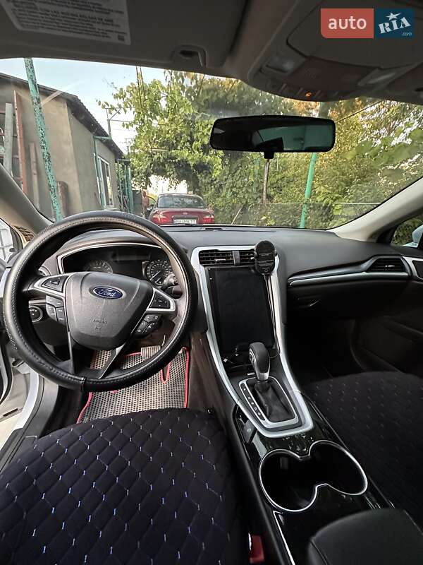 Седан Ford Fusion 2014 в Одесі