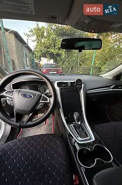 Седан Ford Fusion 2014 в 