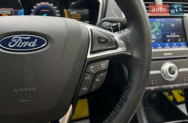 Седан Ford Fusion 2018 в 