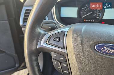Седан Ford Fusion 2015 в 
