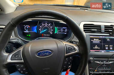Седан Ford Fusion 2015 в 