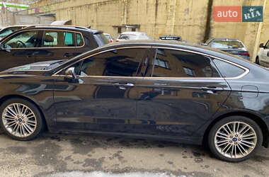 Седан Ford Fusion 2015 в 