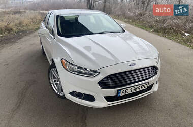 Седан Ford Fusion 2015 в 