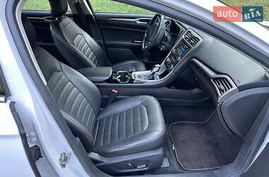 Седан Ford Fusion 2015 в 