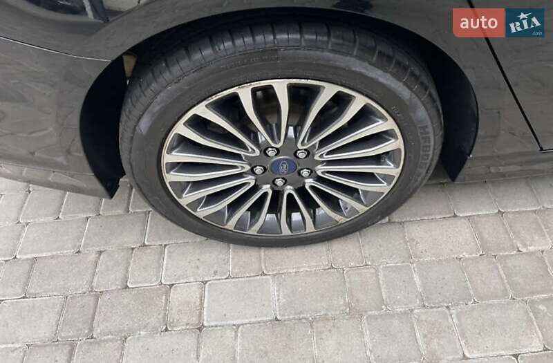 Седан Ford Fusion 2016 в Одесі