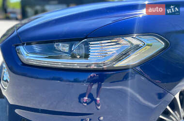 Седан Ford Fusion 2015 в 