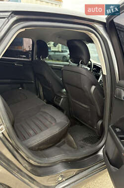 Седан Ford Fusion 2014 в 