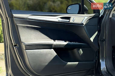 Седан Ford Fusion 2014 в 