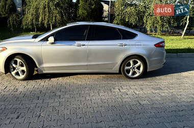 Седан Ford Fusion 2015 в 