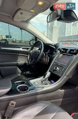 Седан Ford Fusion 2012 в 