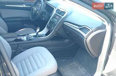 Седан Ford Fusion 2013 в 