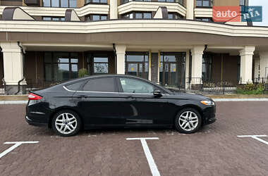 Седан Ford Fusion 2015 в 