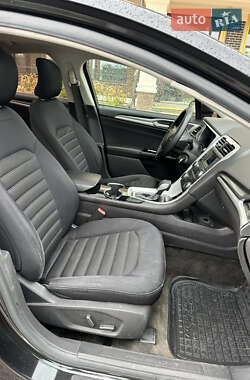 Седан Ford Fusion 2015 в 