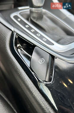 Седан Ford Fusion 2014 в 