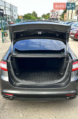 Седан Ford Fusion 2014 в 