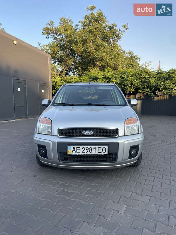 Хетчбек Ford Fusion 2011 в 