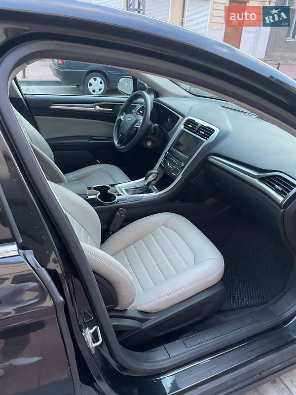 Седан Ford Fusion 2014 в Одесі