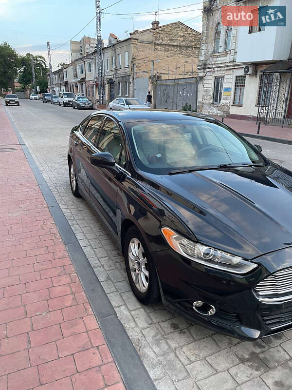 Седан Ford Fusion 2014 в Одесі