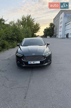 Седан Ford Fusion 2015 в 