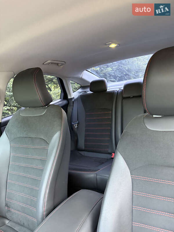 Седан Ford Fusion 2015 в Дніпрі