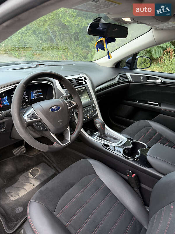Седан Ford Fusion 2015 в Дніпрі