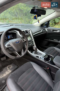 Седан Ford Fusion 2015 в 