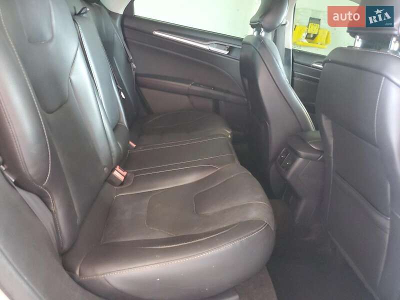 Седан Ford Fusion 2015 в Сумах