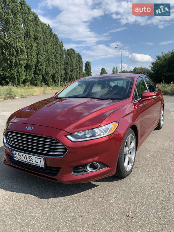 Седан Ford Fusion 2015 в 