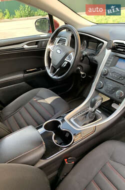 Седан Ford Fusion 2015 в 