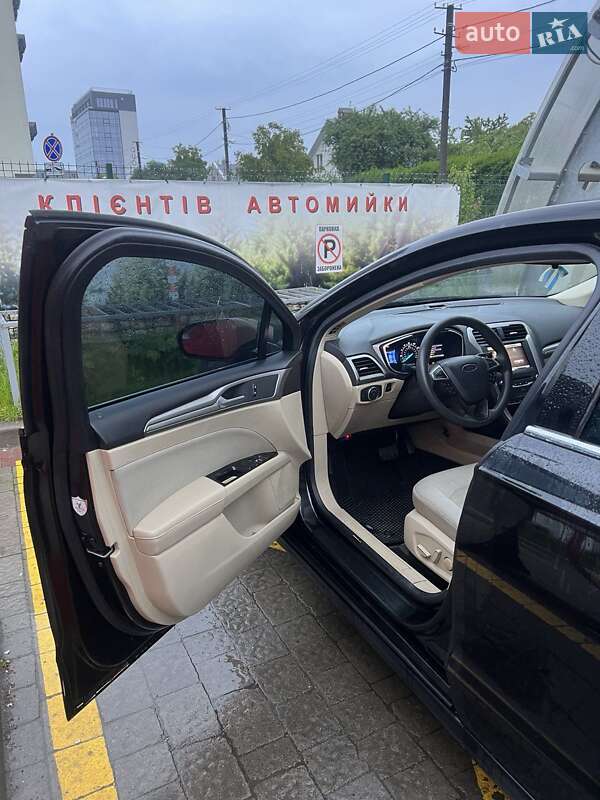 Седан Ford Fusion 2012 в Львові