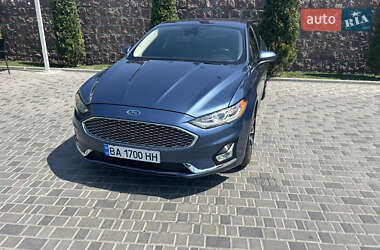 Седан Ford Fusion 2019 в 