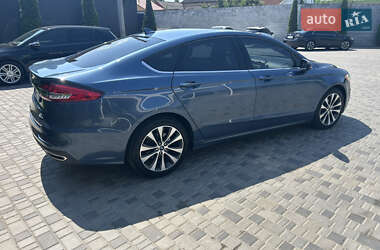 Седан Ford Fusion 2019 в 