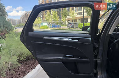 Седан Ford Fusion 2015 в 