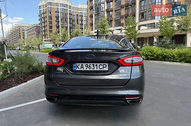 Седан Ford Fusion 2015 в 